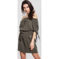 Ciemnozielona Sukienka Softness. Zielone sukienki damskie other, bez wzorów, sportowe, bez kołnierzyka, bez rękawów, mini, sportowe. Za 69,99 zł.