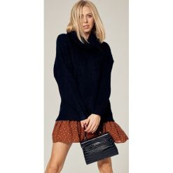Czarny Golf Beckhill. Czarne swetry damskie Born2be, na zimę, uniwersalny, bez wzorów, z dzianiny, z długim rękawem, długie, bez kaptura. Za 129,99 zł.