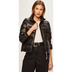 Levi's - Kurtka puchowa. Czarne kurtki damskie Levi's®, s, bez wzorów, z poliesteru, krótkie. W wyprzedaży za 449,90 zł.