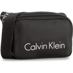 Torebka CALVIN KLEIN - City Nylon Small Crossbody K60K603840 001. Czarne torebki klasyczne damskie Calvin Klein, z nylonu, na ramię. W wyprzedaży za 249,00 zł.