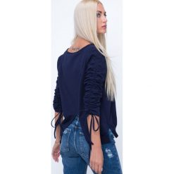 Bluzy damskie: Bluza z kopertowym tyłem granatowa 1554