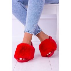 Lu Boo Czerwone Damskie Klapki Z Futerkiem FUR XXL. Czerwone klapki damskie Tagless, bez wzorów, z materiału, bez obcasa. Za 69,00 zł.