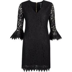 Guess Sukienka "Lace Dress". Sukienki damskie Guess, z aplikacjami, z tkaniny, bez kołnierzyka, bez rękawów, dopasowane. Za 299,00 zł.