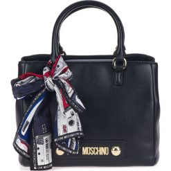 Love Moschino torebka JC4227-PP08-KD0-000 czarna. Czarne torebki klasyczne damskie Love Moschino, bez wzorów, eleganckie, bez dodatków. Za 869,00 zł.