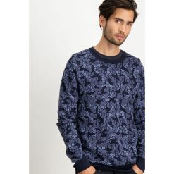Sweter w kolorze granatowym. Niebieskie swetry męskie Garcia, xxl, bez wzorów, z bawełny, z okrągłym kołnierzem, bez kaptura. W wyprzedaży za 99,95 zł.