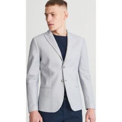 Dzianinowa marynarka slim fit - Szary. Szare marynarki męskie marki Reserved, m, z dzianiny. Za 239,99 zł.