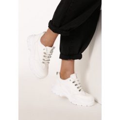 Białe Sneakersy Merellien. Białe sneakersy damskie Born2be. W wyprzedaży za 99,99 zł.