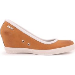 Półbuty na koturnie - skóra naturalna - model 024 - kolor camelowy. Szare półbuty damskie Zapato, z nadrukiem, z jeansu, eleganckie, na wysokim obcasie, na platformie, bez zapięcia. W wyprzedaży za 173,40 zł.