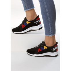 Czarne Sneakersy Note. Czarne buty sportowe damskie Born2be, z nadrukiem, sportowe. Za 89,99 zł.