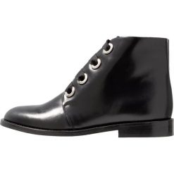 Jonak DAYEN Ankle boot noir. Czarne botki damskie skórzane marki Jonak. Za 609,00 zł.