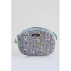 Torebka z ozdobnym panelem. Białe torebki klasyczne damskie Monnari, z aplikacjami, eleganckie, małe, zdobione, bez dodatków. Za 79,60 zł.