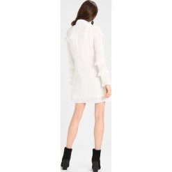Fashion Union CAKE Sukienka koszulowa ivory. Białe bez kategorii marki Fashion Union, z poliesteru, z koszulowym kołnierzykiem, koszulowe. Za 199,00 zł.