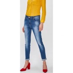 Answear - Jeansy Falling In Autumn. Niebieskie jeansy damskie marki ANSWEAR, s, bez wzorów, z elastanu. W wyprzedaży za 69,90 zł.