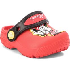 Klapki CROCS - Fun Lab Minnie Clog K 204995 Flame. Czerwone sandały dziewczęce Crocs, z tworzywa sztucznego, bez zapięcia. W wyprzedaży za 139,00 zł.