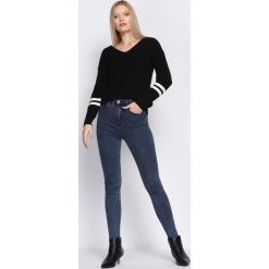 Niebieskie Jeansy Beautiful Oblivion. Niebieskie jeansy damskie Born2be, z jeansu. Za 54,99 zł.