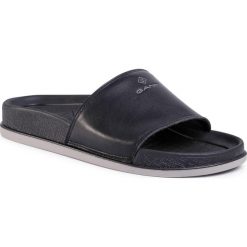 Klapki GANT - Beachrock 20601509 Black G00. Czarne klapki męskie GANT, ze skóry, bez zapięcia. Za 209,00 zł.