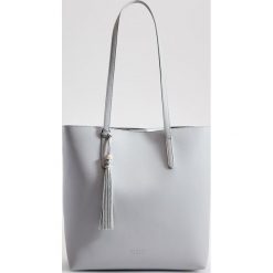 Torebka shopper z kosmetyczką - Niebieski. Niebieskie kosmetyczki damskie Mohito, bez wzorów, bez dodatków. Za 119,99 zł.