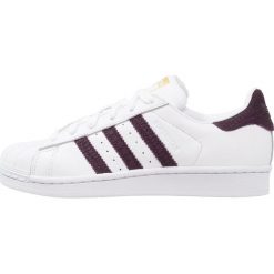 Trampki i tenisówki damskie: adidas Originals SUPERSTAR Tenisówki i Trampki footwear white/red night/gold metallic