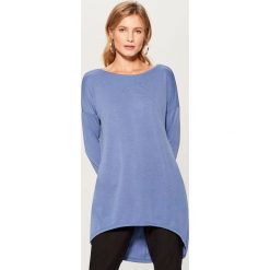 T-shirty damskie: Koszulka z asymetrycznym dołem - Niebieski