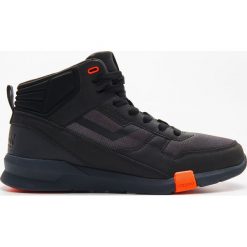 Wysokie sneakersy Ronin - Czarny. Czarne sneakersy męskie Cropp, bez zapięcia. Za 199,99 zł.