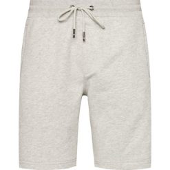 Szorty sportowe TOMMY HILFIGER Intarsia MW0MW13039. Szare spodenki sportowe męskie TOMMY HILFIGER, m, bez wzorów, z bawełny, sportowe. Za 399,00 zł.