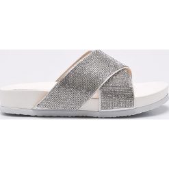 Public Desire - Klapki Envy. Żółte klapki damskie marki Public Desire, z materiału, na obcasie. W wyprzedaży za 89,90 zł.