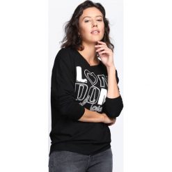 Czarna Bluzka Love For Fashion. Czarne bluzki longsleeves Born2be, l, z nadrukiem, z okrągłym kołnierzem. Za 44,99 zł.