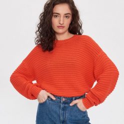 Sweter ze strukturalnym splotem - Czerwony. Czerwone swetry damskie House, s, bez wzorów, ze splotem, bez rękawów, bez kaptura. Za 79,99 zł.