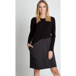 Oryginalna dwukolorowa sukienka RABARBAR. Szare sukienki damskie RABARBAR, na co dzień, na wiosnę, bez wzorów, z dresówki, eleganckie, bez kołnierzyka, z długim rękawem, długie, proste. W wyprzedaży za 146,00 zł.