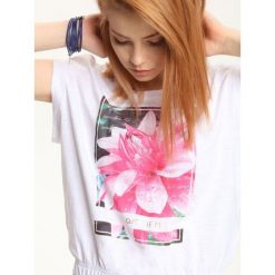 T-shirt krótki rękaw damski z nadrukiem. Białe t-shirty damskie TROLL, s, z nadrukiem, z bawełny, klasyczne, z klasycznym kołnierzykiem. W wyprzedaży za 19,99 zł.