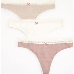 Bawełniane stringi 3 pack - Beżowy. Brązowe stringi damskie Reserved, s, bez wzorów, z bawełny. Za 39,99 zł.