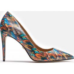 Multikolorowe czółenka damskie. Szare czółenka peep toe marki Kazar, ze skóry, na wysokim obcasie, na obcasie. Za 499,00 zł.