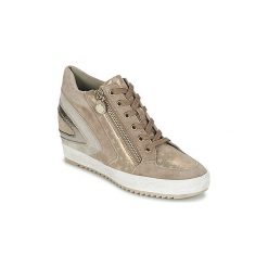 Buty Mam'Zelle LAKALA. Pomarańczowe trampki i tenisówki damskie marki Mam'Zelle, bez wzorów, bez zapięcia. Za 423,20 zł.