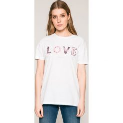 Femi Stories - Top Heart. Czarne bluzki damskie Femi Stories, s, z nadrukiem, z bawełny, z okrągłym kołnierzem. W wyprzedaży za 59,90 zł.