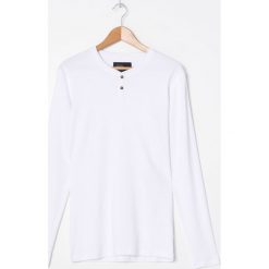 Koszulka basic z bawełny organicznej - Biały. Białe koszulki męskie House, s, bez wzorów, z bawełny, bez kołnierzyka, bez rękawów. Za 39,99 zł.