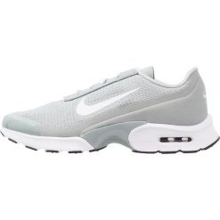 Nike Sportswear AIR MAX JEWELL Sneakersy niskie light pumice/white/black. Szare trampki i tenisówki damskie Nike Sportswear, bez wzorów, z tworzywa sztucznego, bez zapięcia. Za 459,00 zł.