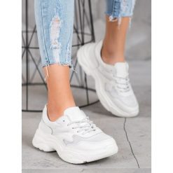 SkÓrzane biaŁe sneakersy. Białe sneakersy damskie FILIPPO, ze skóry. Za 169,90 zł.
