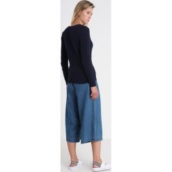 Zalando Essentials Sweter dark blue. Niebieskie swetry damskie Zalando Essentials, bez wzorów, z kaszmiru, bez rękawów, bez kaptura. Za 379,00 zł.