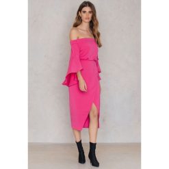 Sukienki: Lavish Alice Sukienka z rozkloszowanymi rękawami – Pink