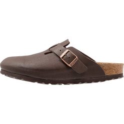 Birkenstock BOSTON Kapcie cocoa brown. Brązowe kapcie męskie marki Birkenstock, z materiału. W wyprzedaży za 284,25 zł.