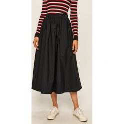 Tommy Hilfiger - Spódnica. Niebieskie spódniczki damskie TOMMY HILFIGER, na co dzień, bez wzorów, z bawełny, casualowe, midi, rozkloszowane. Za 599,90 zł.