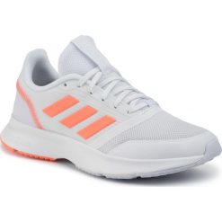 Buty adidas - Nova Flow EH1379 Ftwwht/Sigcor/Ftwwht. Białe buty sportowe damskie Adidas, bez wzorów, ze skóry ekologicznej, sportowe, do biegania. Za 229,00 zł.