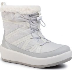 Śniegowce CLARKS - Step North Hi 261469254 Light Gray. Szare kozaki damskie Clarks, na zimę, ze skóry ekologicznej, na niskim obcasie, bez zapięcia. W wyprzedaży za 269,00 zł.