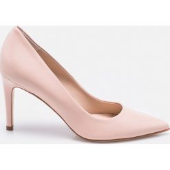 Solo Femme - Szpilki. Różowe szpilki Solo Femme, bez wzorów, ze skóry, bez obcasa, na obcasie, bez zapięcia. W wyprzedaży za 179,90 zł.
