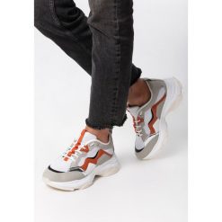 Beżowe Sneakersy Kaydence. Brązowe buty sportowe damskie Born2be. Za 99,99 zł.