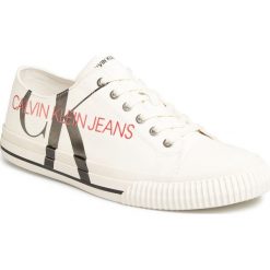 Trampki CALVIN KLEIN JEANS - Ivano B4S0638 Bright White/Black. Białe półbuty męskie Calvin Klein Jeans, na co dzień, bez wzorów, z jeansu, bez zapięcia. W wyprzedaży za 399,00 zł.