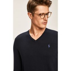 Polo Ralph Lauren - Sweter. Niebieskie swetry męskie Polo Ralph Lauren, s, bez wzorów, z bawełny, polo, bez kaptura. W wyprzedaży za 499,90 zł.