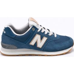 New Balance - Buty ML574OUB. Niebieskie halówki męskie marki New Balance, z materiału, na sznurówki. W wyprzedaży za 269,90 zł.