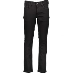 Dżinsy "Washington" - Slim fit - w kolorze czarnym. Czarne jeansy męskie Mustang Men, m, w paski, klasyczne. W wyprzedaży za 153,95 zł.