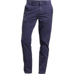 Chinosy męskie: BOSS CASUAL SCHINO Chinosy dark blue